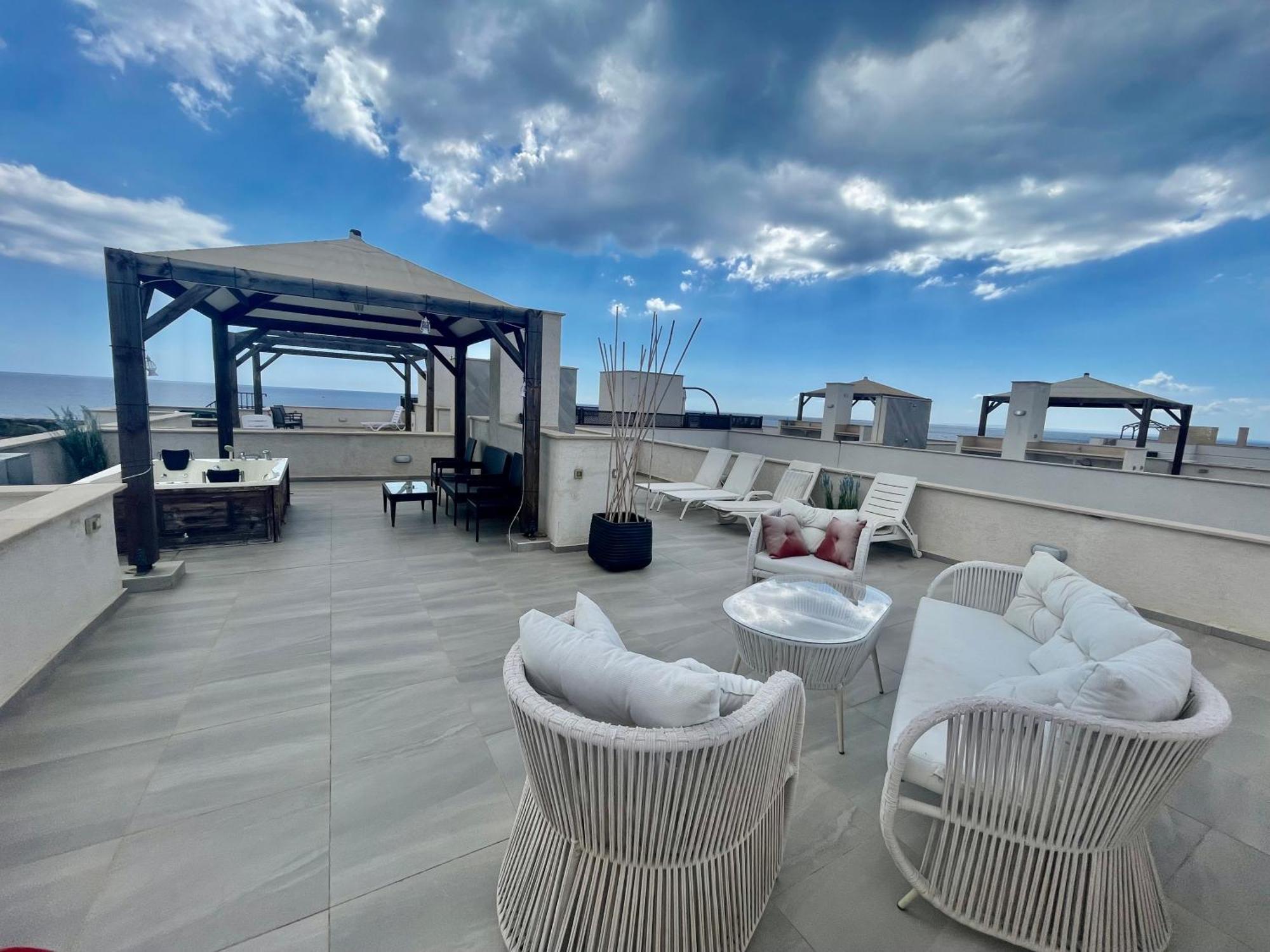 Relaxing Penthouse Suites By The Sea Vokolidha Екстериор снимка