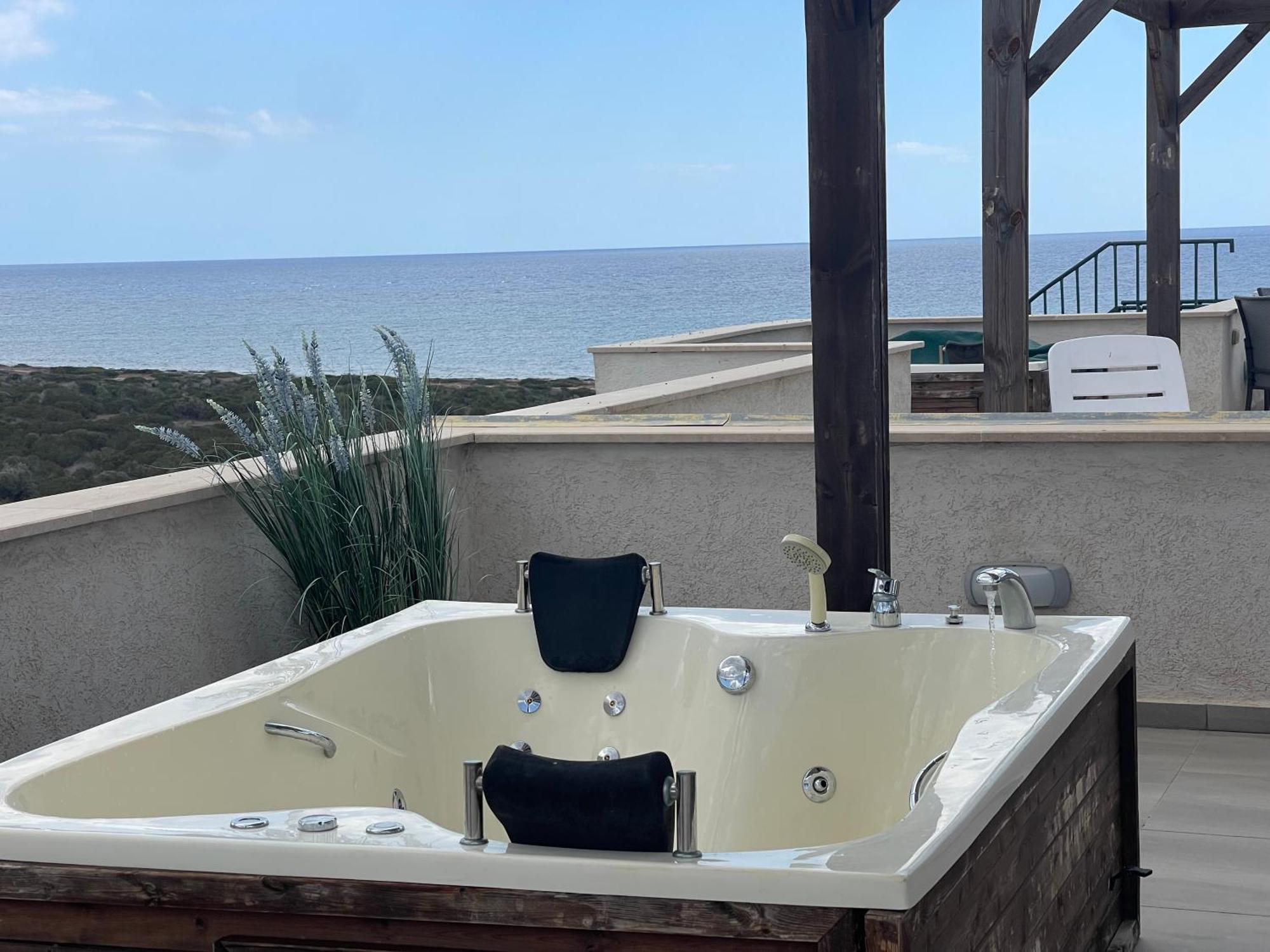 Relaxing Penthouse Suites By The Sea Vokolidha Екстериор снимка